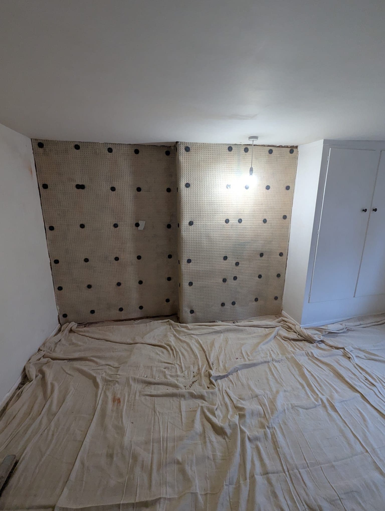 Penetrating Damp to the Bedroom Wall Doncaster